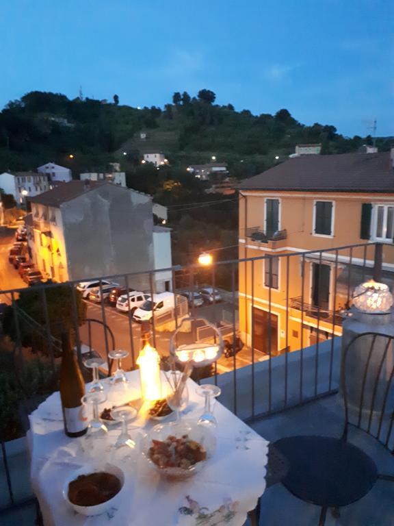 Da Rita Lägenhet San Terenzo Exteriör bild